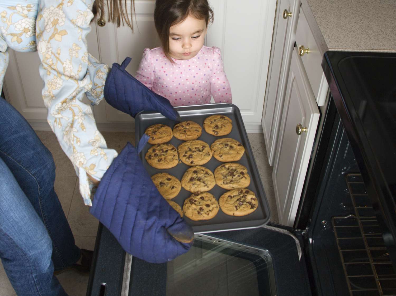 How one can Choose Bakeware for Making Cookies and Completely different Baking